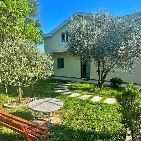 Petivat Gardens Appartement Buitenkant foto