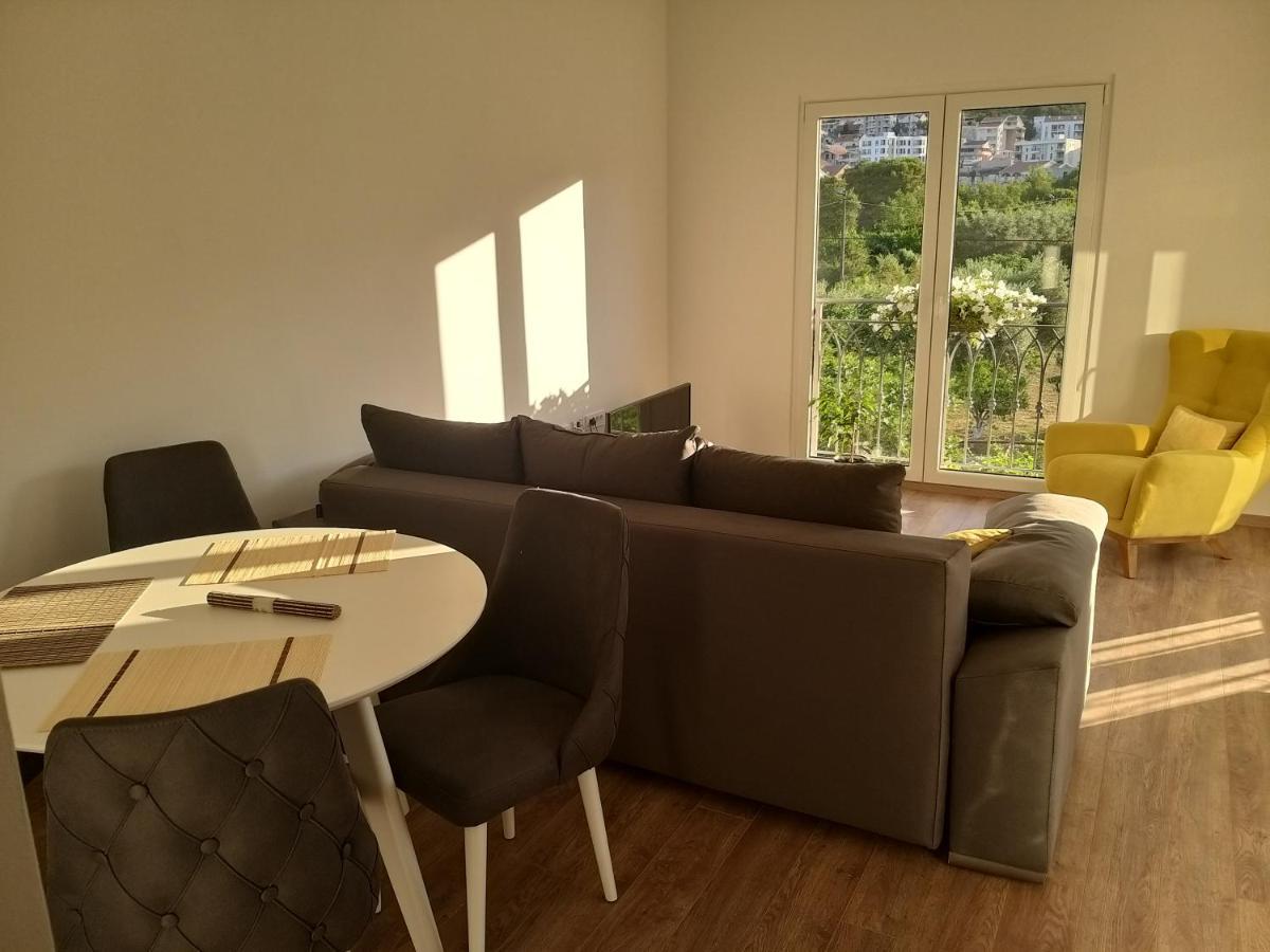Petivat Gardens Appartement Buitenkant foto