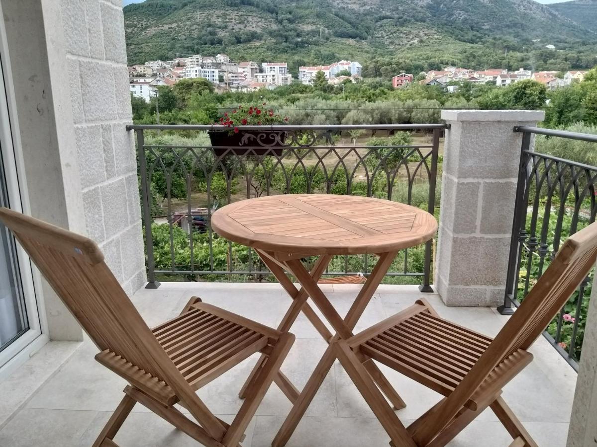 Petivat Gardens Appartement Buitenkant foto