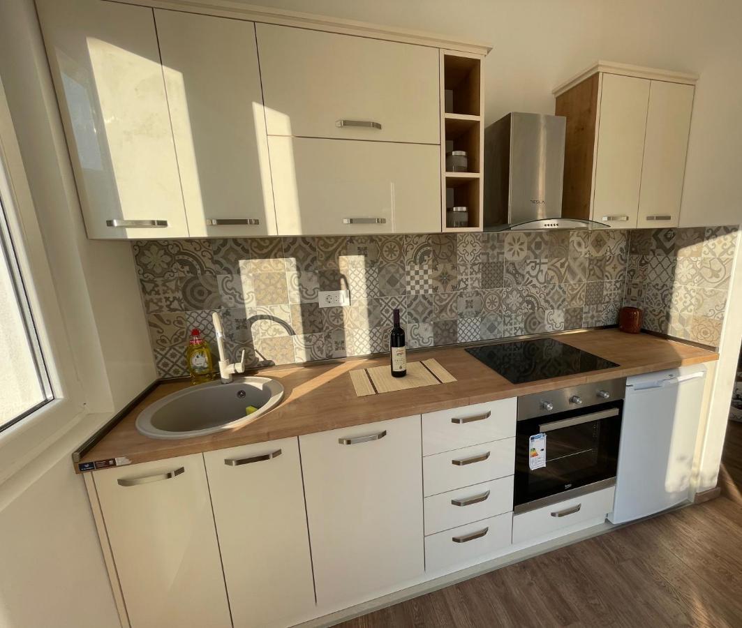 Petivat Gardens Appartement Buitenkant foto