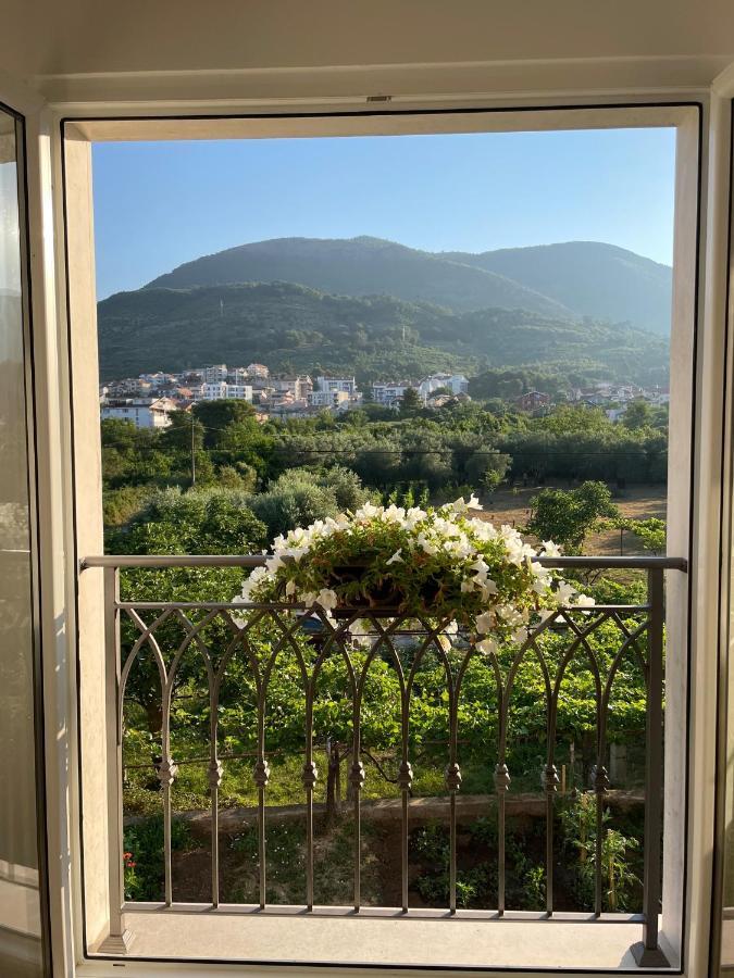 Petivat Gardens Appartement Buitenkant foto