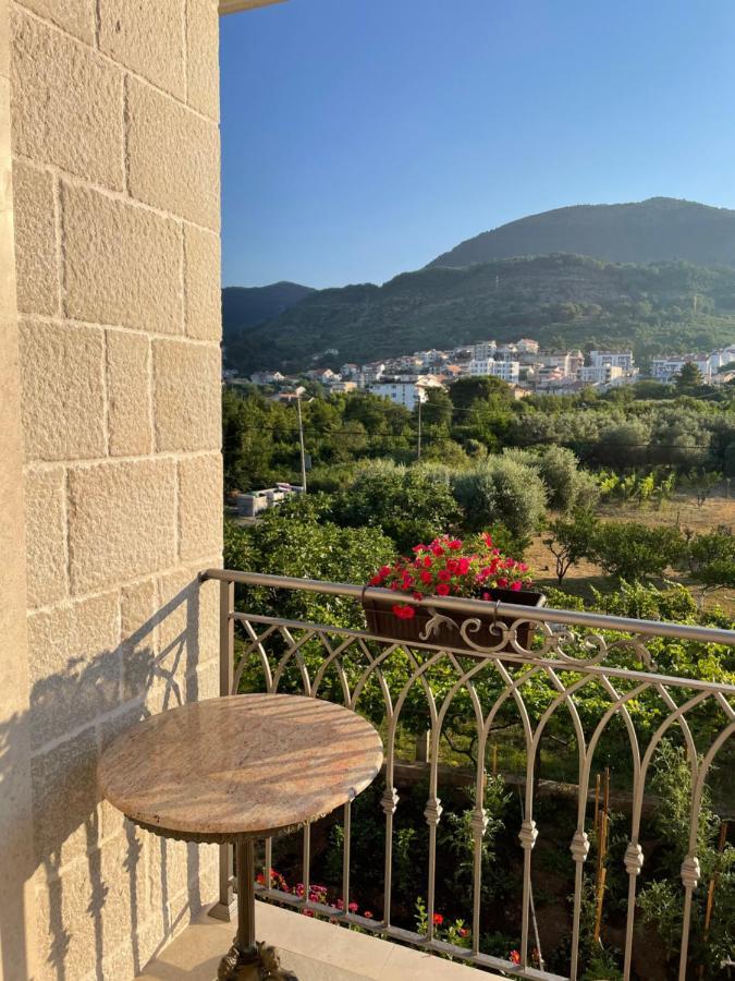 Petivat Gardens Appartement Buitenkant foto