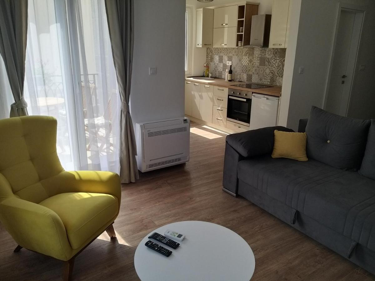 Petivat Gardens Appartement Buitenkant foto