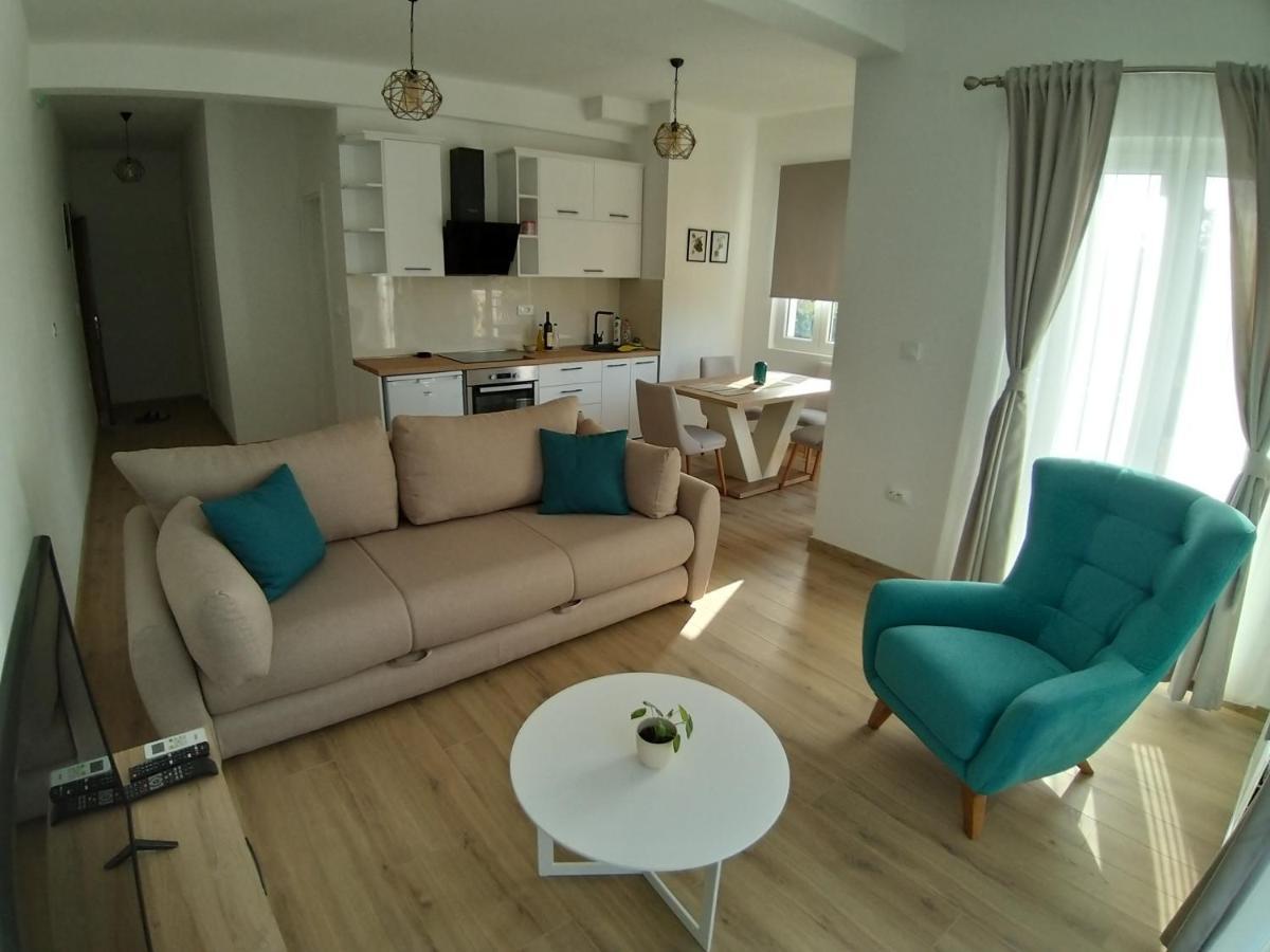 Petivat Gardens Appartement Buitenkant foto