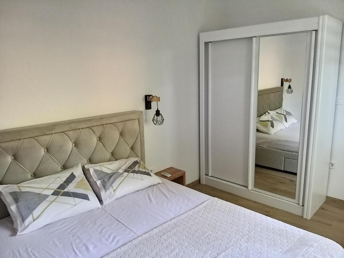 Petivat Gardens Appartement Buitenkant foto