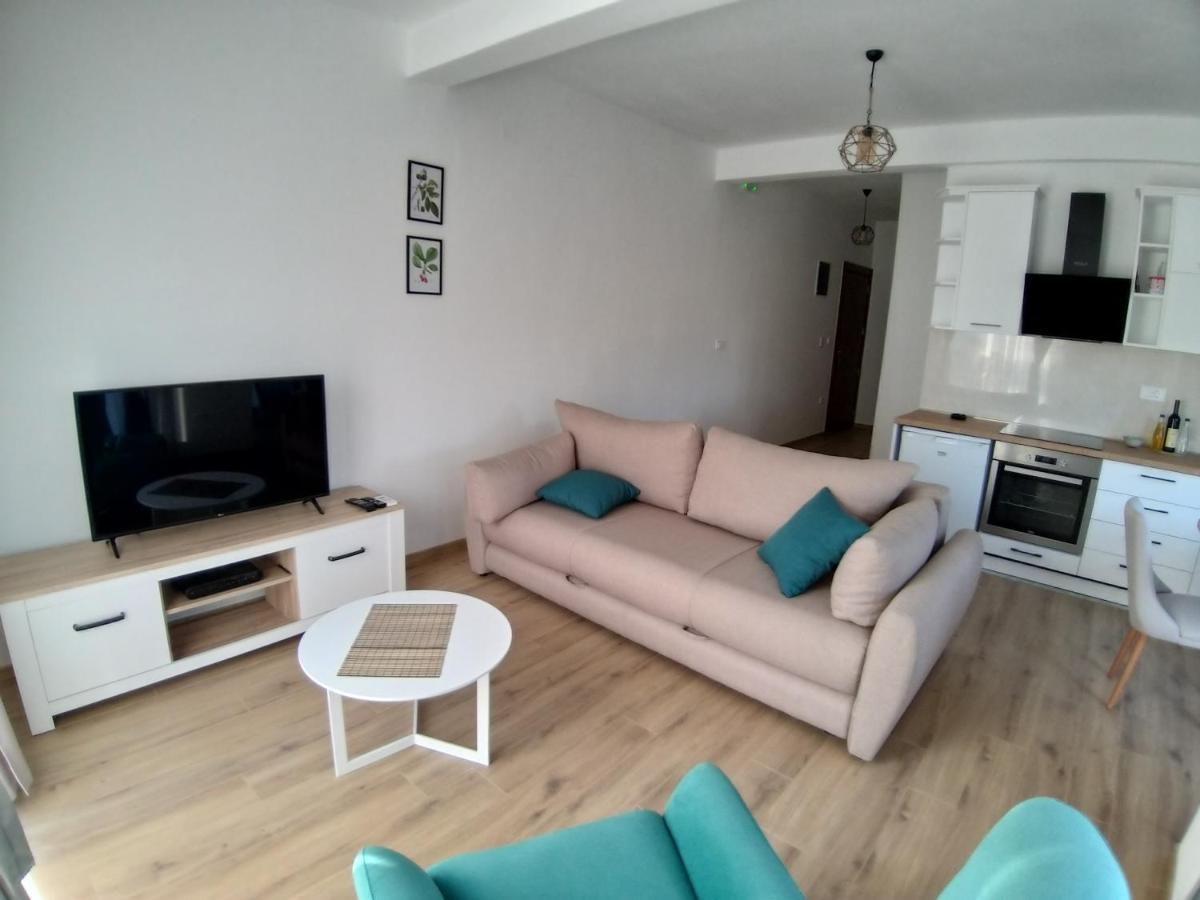 Petivat Gardens Appartement Buitenkant foto
