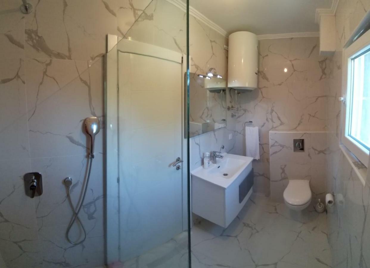 Petivat Gardens Appartement Buitenkant foto