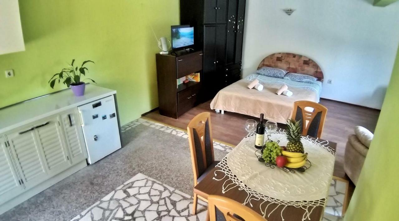 Petivat Gardens Appartement Buitenkant foto